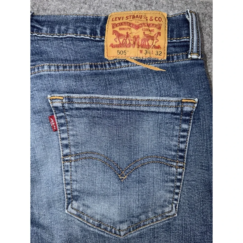 Levis 505 Regular Fit Straight Leg Mens 34x32 Medium Wash Classic Fit Denim 2017